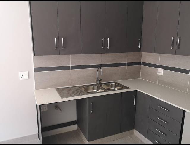 3 BEDROOM APARTMENT TO LET IN PRESTBURY